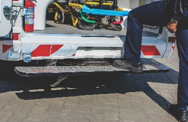 Ambulance Twin Stretcher 4+2 Patient