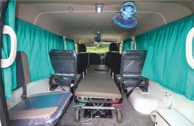 Trax Ambulance 5+D+1P